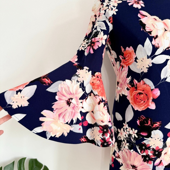 Eliza J Navy Blue Floral Bell Sleeve Mini Dress Size 2 Fit & Flare Party - Picture 4 of 15